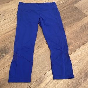 Size 8 Lululemon crop leggings with side pockets